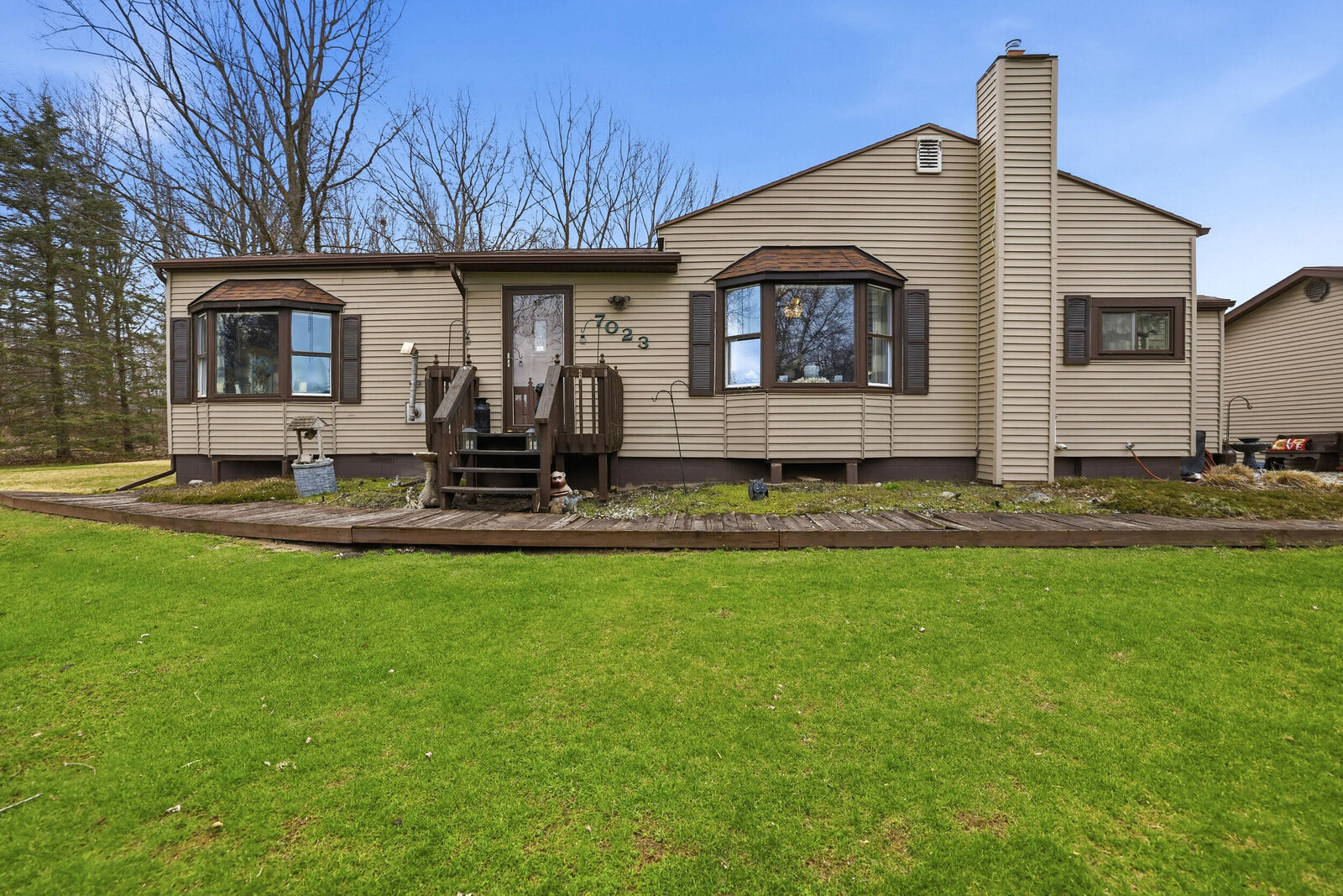Property Photo:  