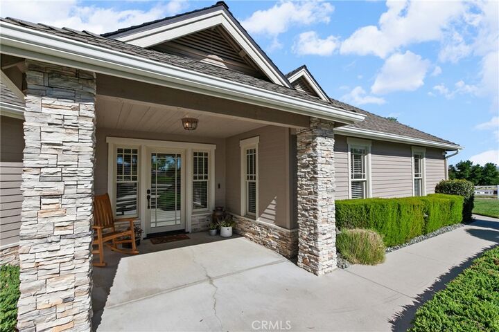 Property Photo:  1006 Herdsman Way  CA 93465 