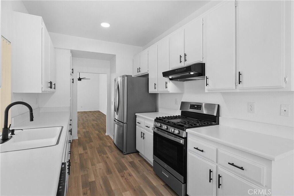 Property Photo:  27335 Uppercrest Court  CA 92586 