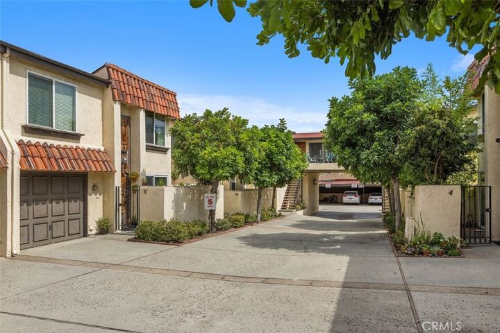 Property Photo: 1130 W Huntington Drive 8 CA 91007