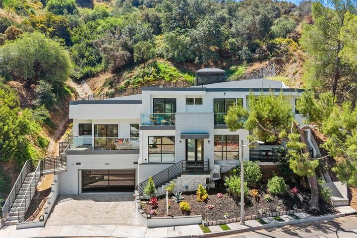 Property Photo:  3060 Hollywell  CA 91206 