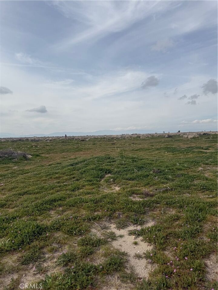 Property Photo:  82 E Avenue J2  CA 93535 