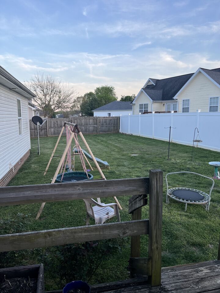 Property Photo:  950 Wing Tip Cir  KY 42240 