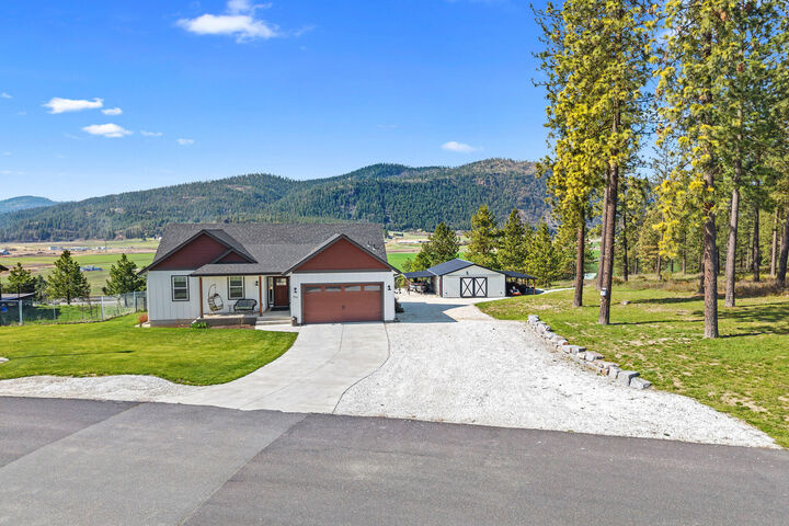 Property Photo:  305 Maven Way  WA 99109 