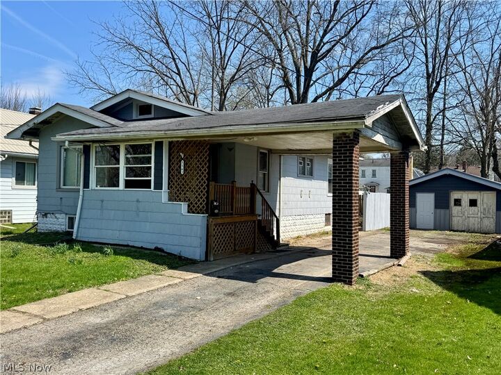 Property Photo:  1167 Trumbull Avenue SE  OH 44484 