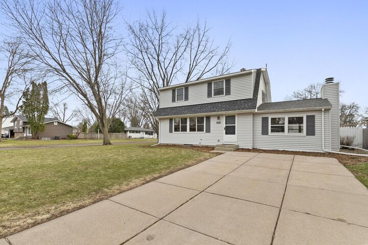 Property Photo:  1948 Lakeaires Boulevard  MN 55110 