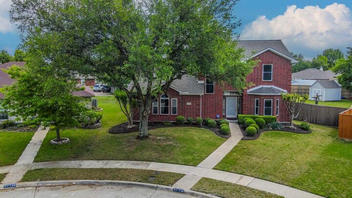 Property Photo:  734 Dillard Circle  TX 75104 