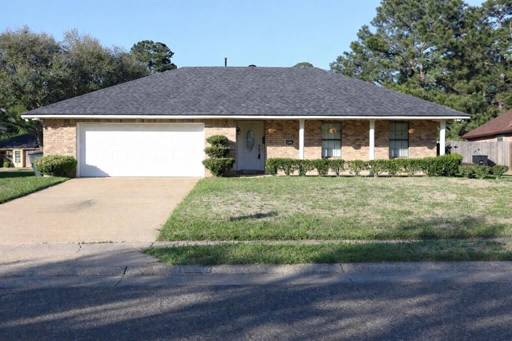 Property Photo:  9421 Leaside Way  LA 71118 