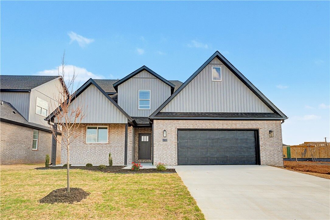 Property Photo: 6705 SW High Meadow Boulevard AR 72713