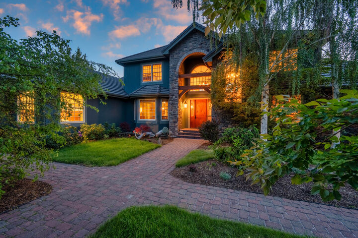 Property Photo:  65440 Tweed Road  OR 97703 