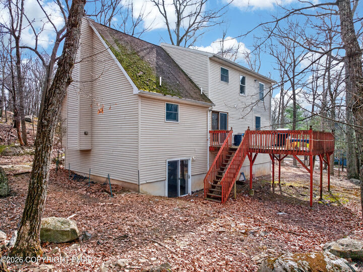 Property Photo: 109 Summerton Circle PA 18301