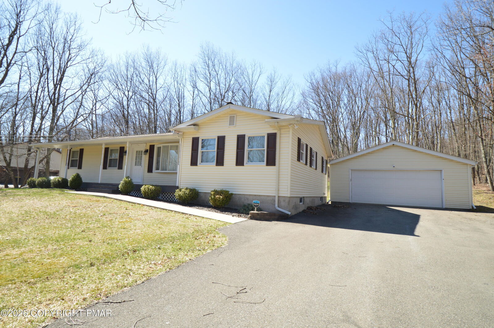 Property Photo:  1230 Grand Mesa Drive  PA 18330 