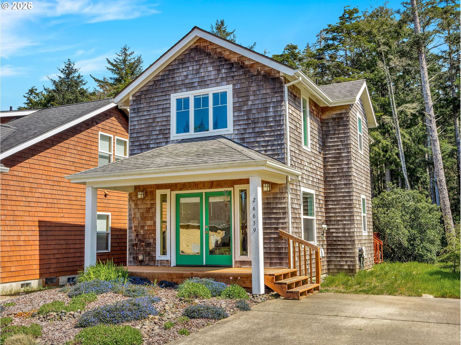 Property Photo: 26659 Kittiwake Dr OR 97136