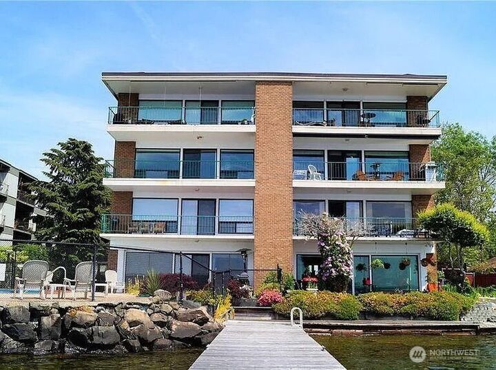 Property Photo: 6225 Lake Washington Blvd NE 102 WA 98033