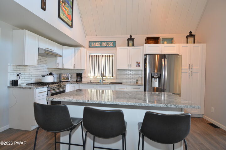 Property Photo:  122 Ruffed Grouse Drive  PA 18426 