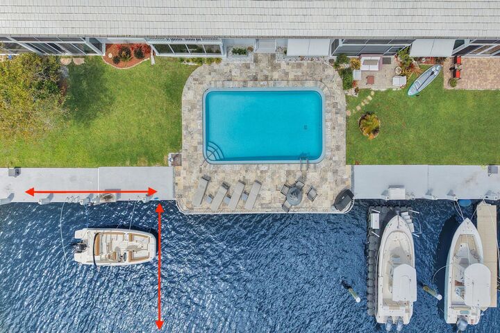 Property Photo:  2820 NE 30th Street Unit 2  FL 33306 