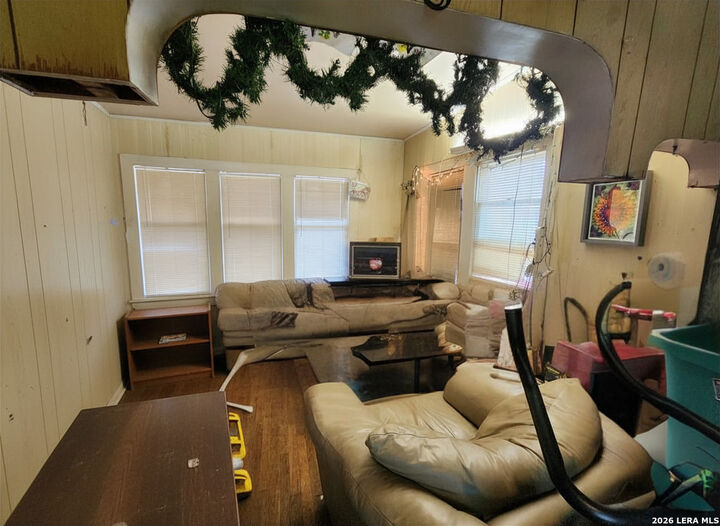 Property Photo: 513 Lamar St TX 78202