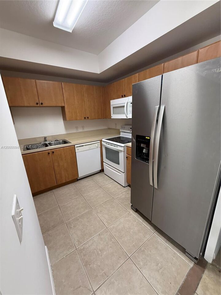 Property Photo: 119 SW 6th Ave 709 FL 33130