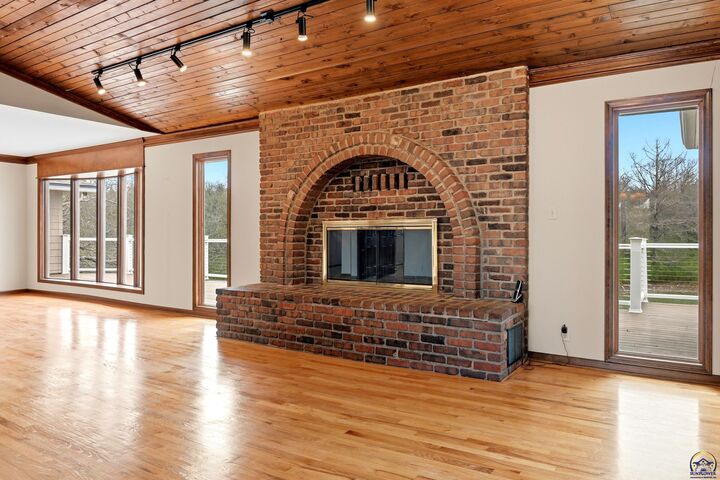 Property Photo:  5630 SW Fairlawn Rd  KS 66610 