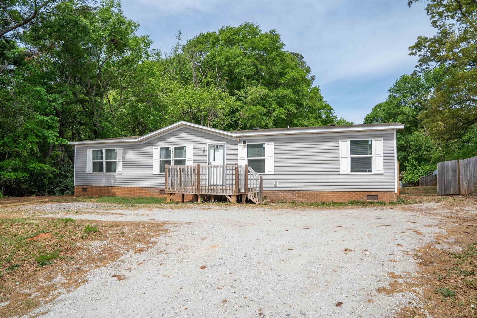Property Photo: 506 W Manning Street SC 29323