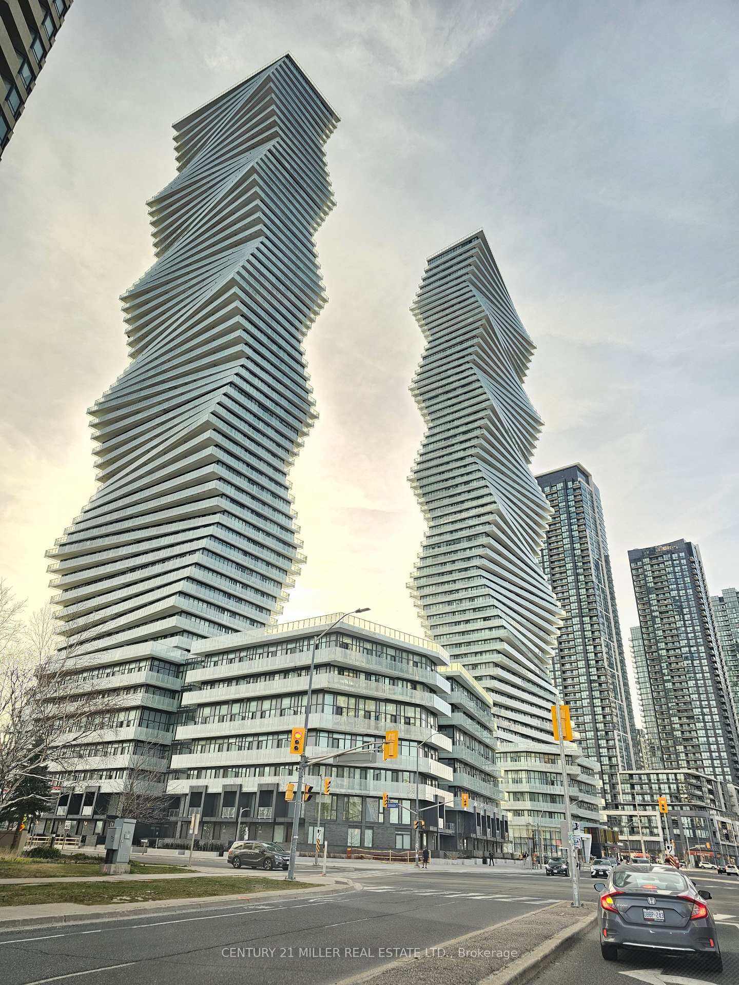 Property Photo:  3883 Quartz Road 3801  ON L5B 0M4 