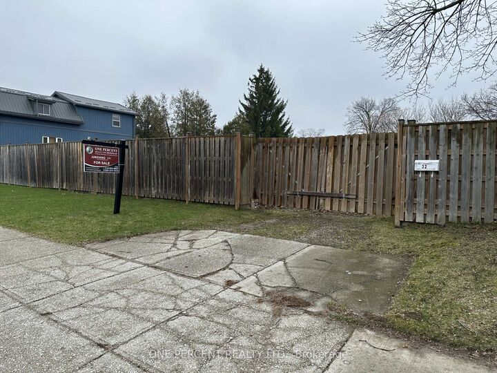30 Hume Street E — photo 1