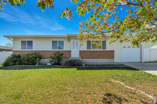 2813 W Sweet Basil North St. S
