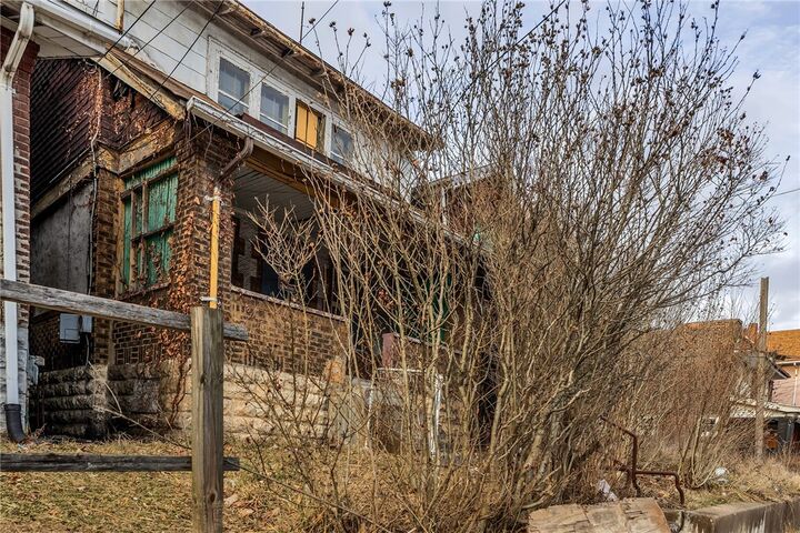 Property Photo:  1615 Montier St  PA 15221 