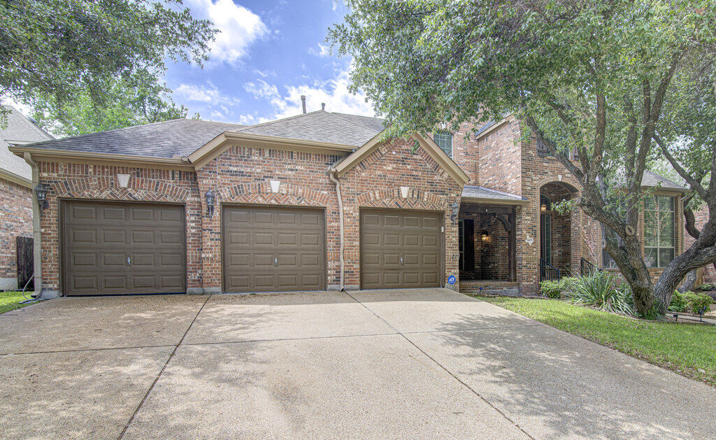 Property Photo:  1425 River Forest Drive  TX 78665 