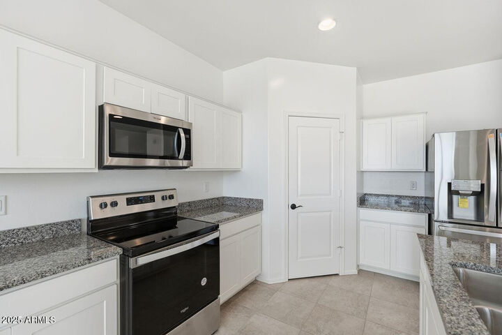 Property Photo:  1139 W Sand Canyon Court  AZ 85122 