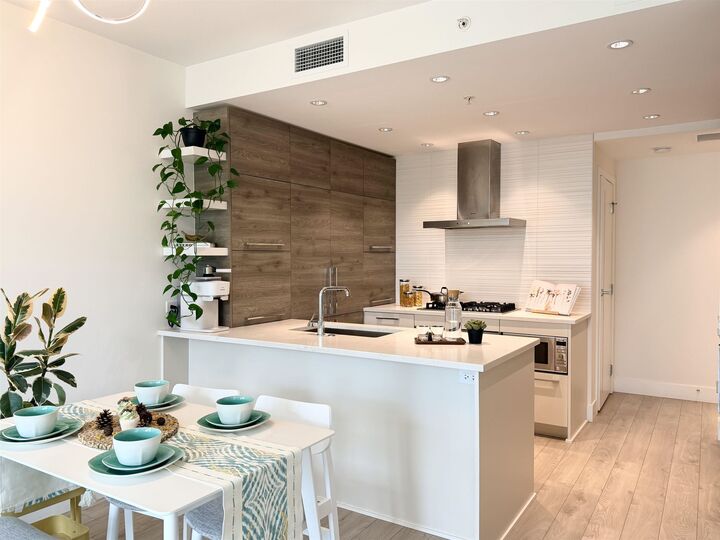 Property Photo: 7388 Kingsway 911 BC V3N 0G9