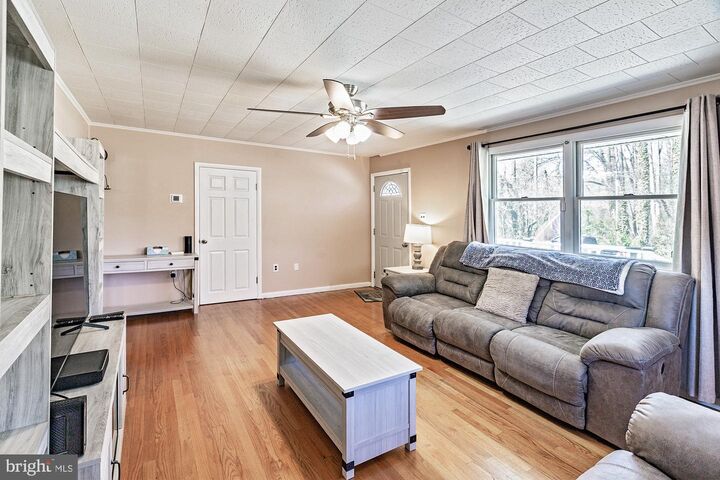 Property Photo:  26 Oakdale Lane  NJ 08070 