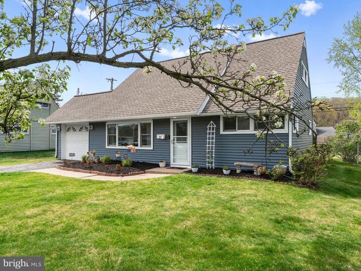 Property Photo: 21 Viewpoint PA 19054