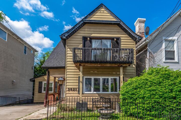 Property Photo: 3621 Woodbridge Place OH 45226