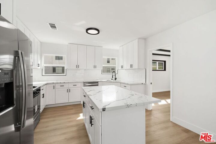 Property Photo:  1647 Selby Ave  CA 90024 