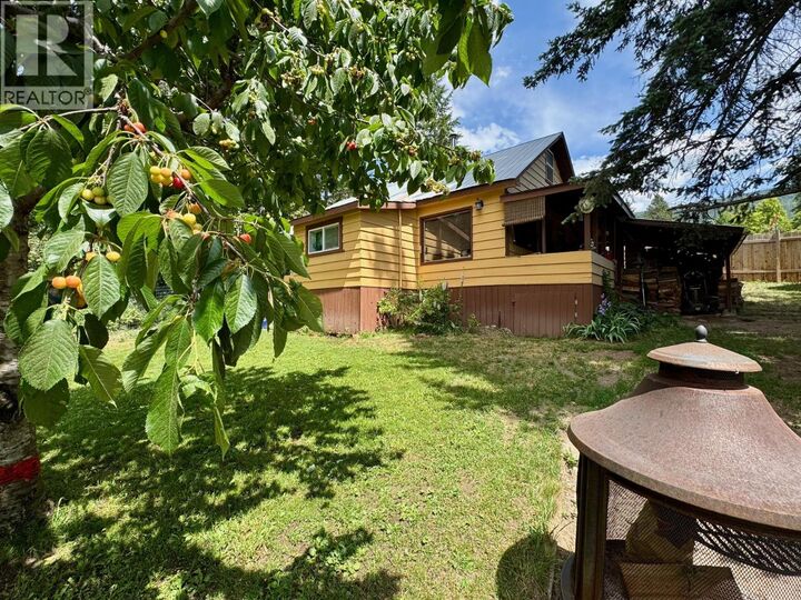 Property Photo: 5128 Duck Creek Road BC V0B 2N0