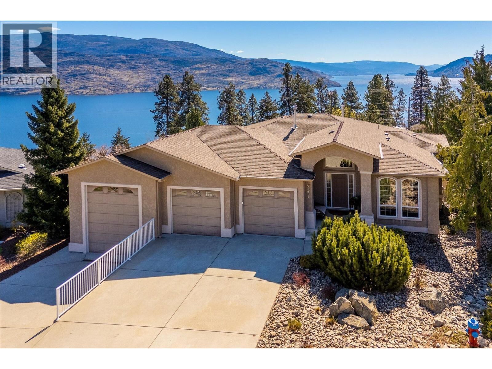 Photo de la propriété:  6157 Gillam Crescent  BC V0H 1X4 