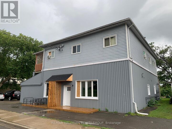 Property Photo:  66 Queen Street  ON K7A 3N2 