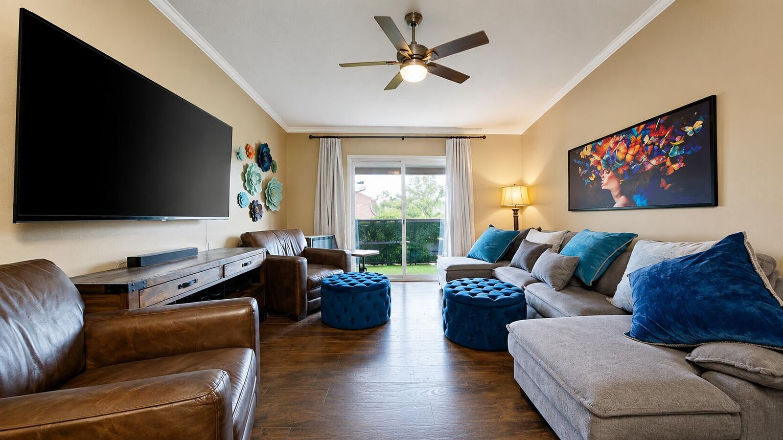 Property Photo: 2303 W Michigan Avenue E-8 FL 32526
