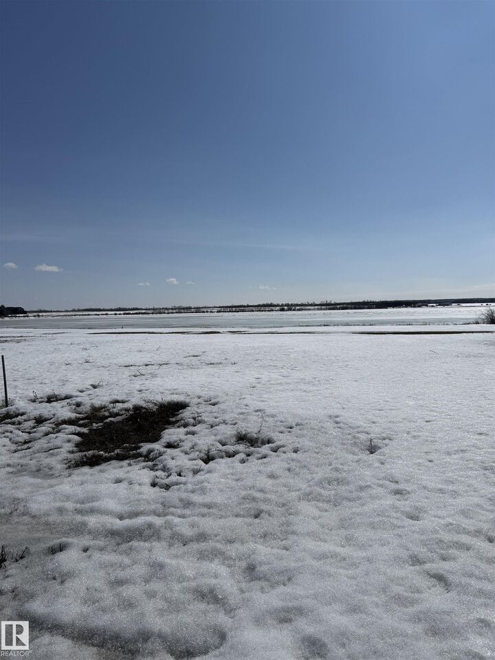 Property Photo:  3608 Lakeshore Drive  AB T9N 2J5 