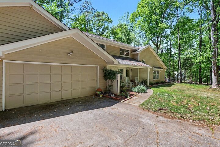 Property Photo:  205 Hidden Creek Lane  GA 30269 