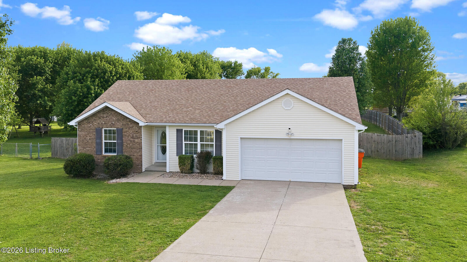 Property Photo: 417 Kaylyn Dr KY 42701