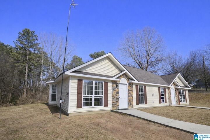 Property Photo:  195 County Road 945  AL 35057 