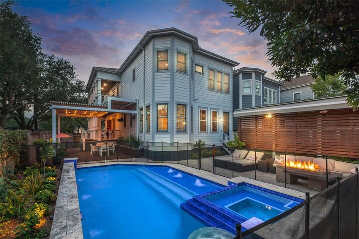 Property Photo: 340 W 17th Street TX 77008