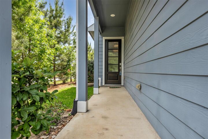 Property Photo:  662 Aspen Falls Court  TX 77304 