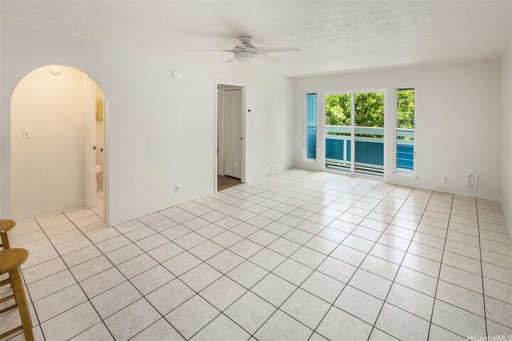 Property Photo:  355 Aoloa Street E202  HI 96734 