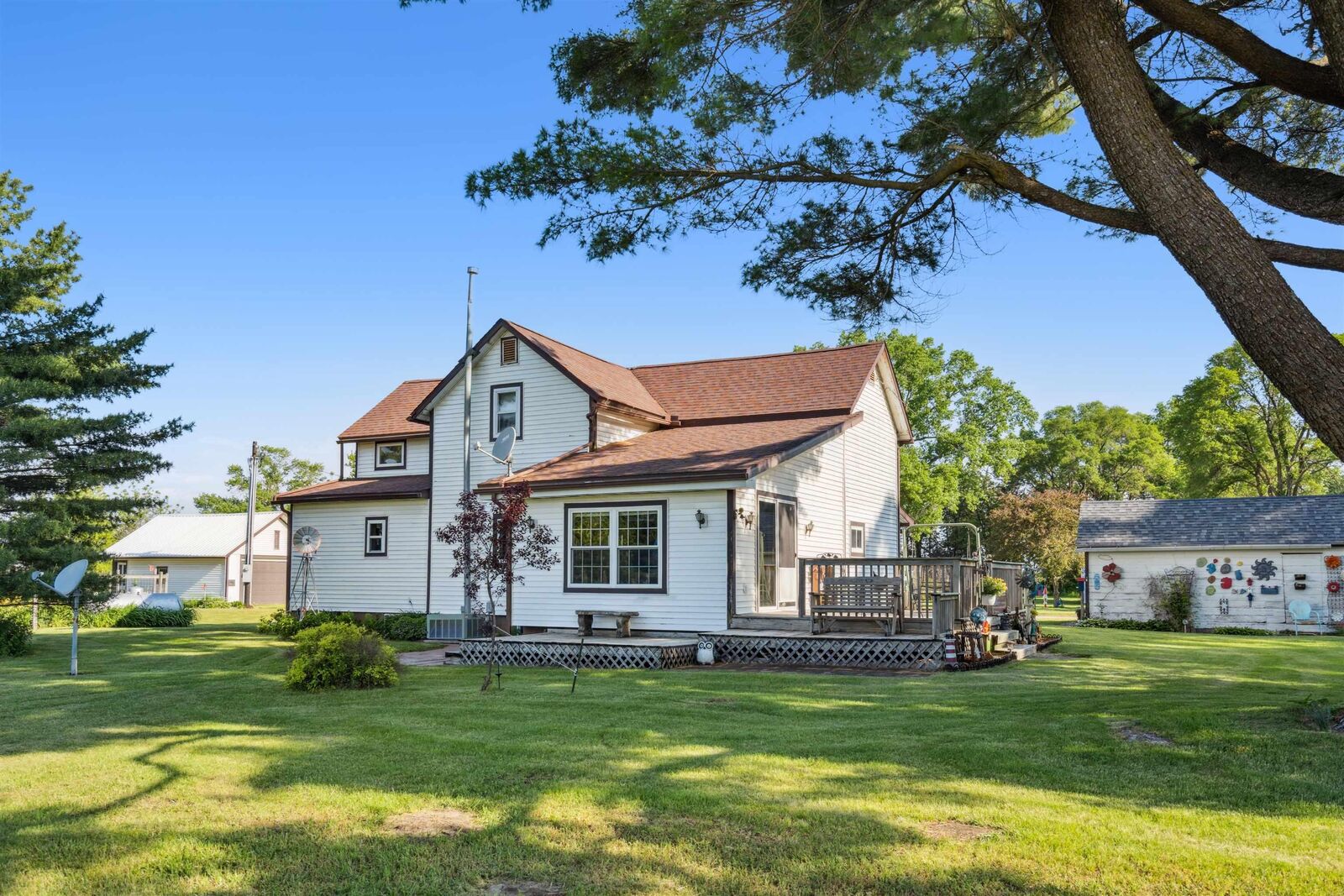 Property Photo:  4063 Alberta Road  IA 52076 
