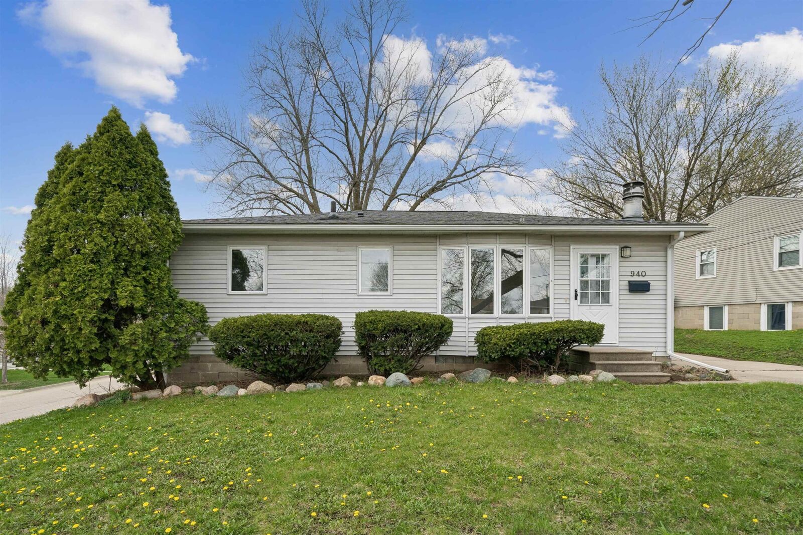 Property Photo:  940 Littlefield Road  IA 50701 