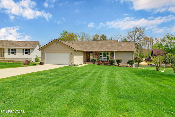 Property Photo:  122 Peace Pipe Bend  TN 38572 