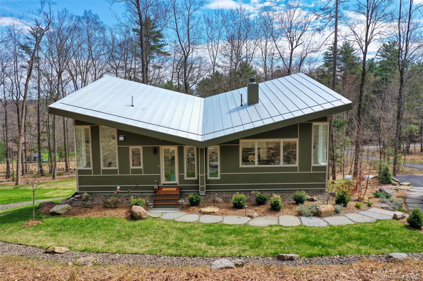 Property Photo:  780 Oakwood Circle  NY 12484 